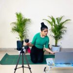 live online yoga group