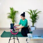 women virtual group yoga